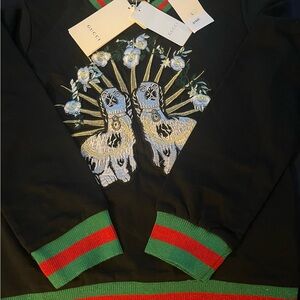 Gucci Black and Green Crew Neck Sweater with Modern Flair